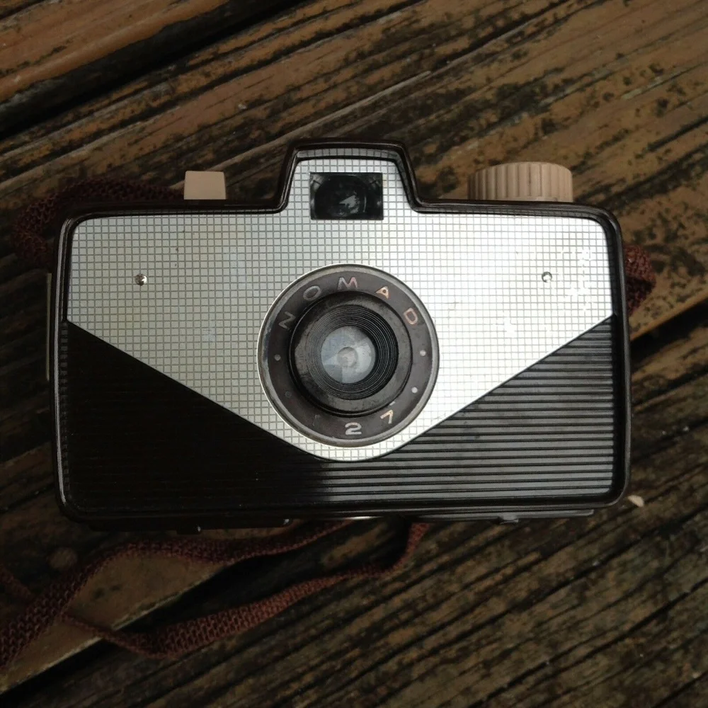 Sawyers Nomad 127 Camera Brown Silver Bakelite Photography Vintage 50s 60s